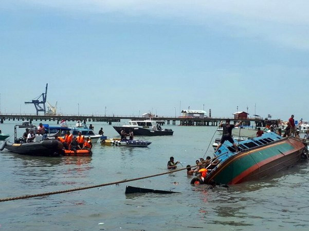 Indonesia: At least eight people killed in boat capsize ảnh 1 Indonesia: At least eight people killed in boat capsize ảnh 1