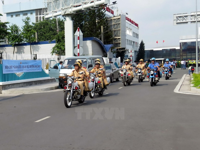 Vietnam aims to cut road accidents, death tolls by 5-10 percent ảnh 1 Vietnam aims to cut road accidents, death tolls by 5-10 percent ảnh 1