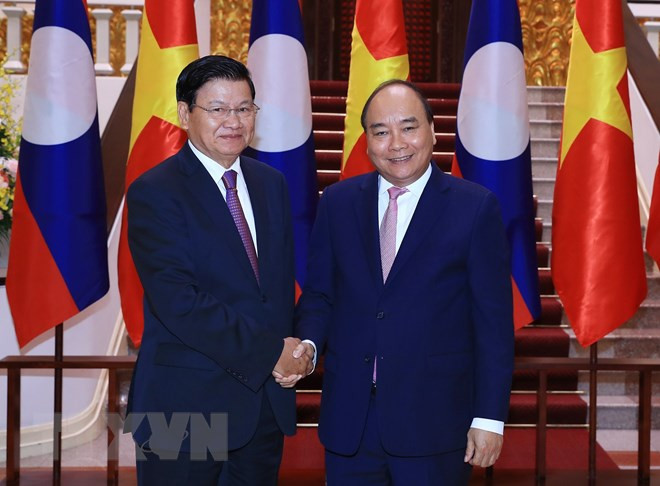 Lao PM arrives in Vietnam for meeting of inter-governmental committee ảnh 1 Lao PM arrives in Vietnam for meeting of inter-governmental committee ảnh 1