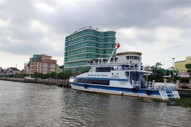 Ha Tien boosts cooperation with Cambodian border localities ảnh 1