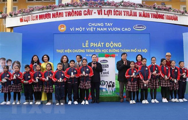 Hanoi launches school milk programme ảnh 1