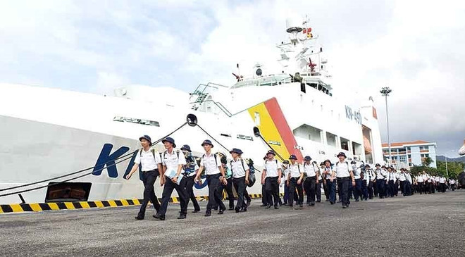 Delegations set sail for Truong Sa archipelago for Tet festival ảnh 1