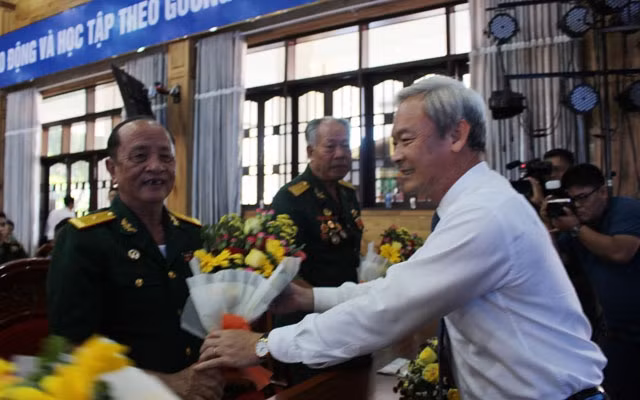 Dong Nai remembers victory of southwest border defence war ảnh 1