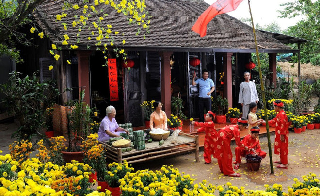 Vietnamese family tradition in Lunar New Year festival ảnh 1