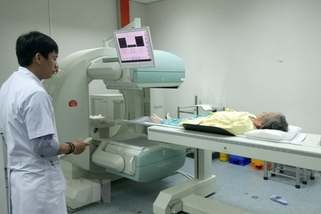 Vietnam, France bolster cooperation in cancer treatment ảnh 1
