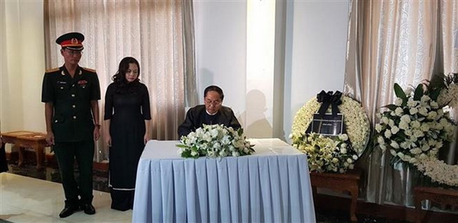 Tribute-paying services for President held across Asia ảnh 1