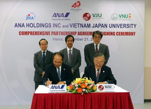 Vietnam-Japan University signs cooperation deal with Japanese group ảnh 1 Vietnam-Japan University signs cooperation deal with Japanese group ảnh 1