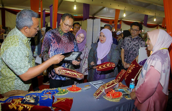 Malaysia promotes local handicraft products ảnh 1 Malaysia promotes local handicraft products ảnh 1