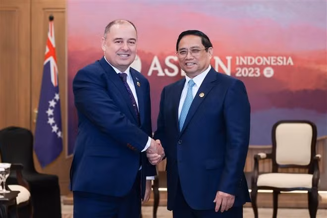 PM meets counterpart from the Cook Islands in Indonesia ảnh 1