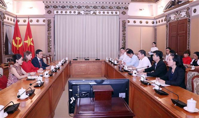 HCM City, CNN news channel work on tourism promotion ảnh 1