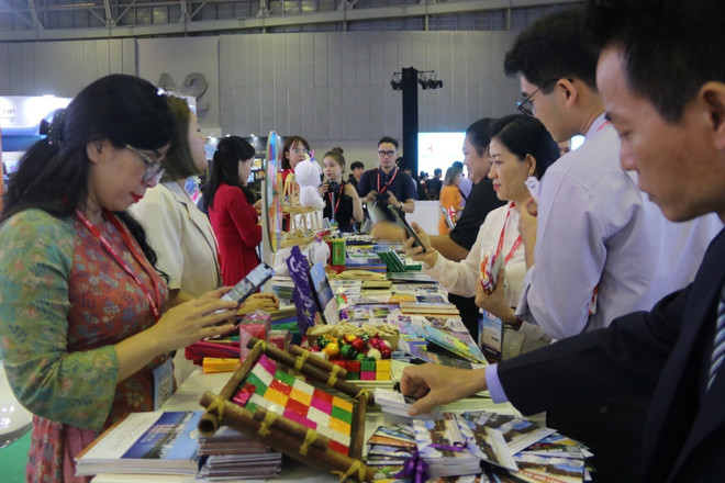 17th int'l travel expo in full swing in HCM City ảnh 1