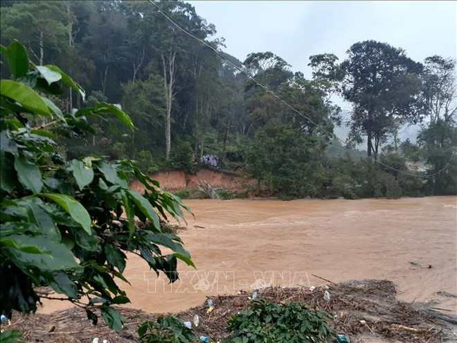 Four killed, two missing as flash floods hit Central Highlands, South Central regions ảnh 1 Four killed, two missing as flash floods hit Central Highlands, South Central regions ảnh 1