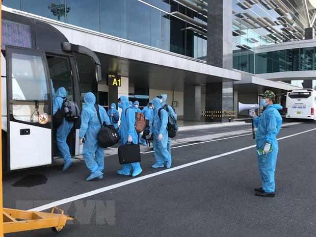 Vietnam Airlines officials suspended from work for loose quarantine management ảnh 1
