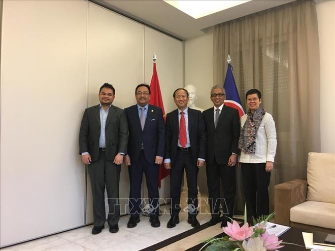 Vietnam fulfills role of ASEAN Committee’s Chair in Spain ảnh 1 Vietnam fulfills role of ASEAN Committee’s Chair in Spain ảnh 1