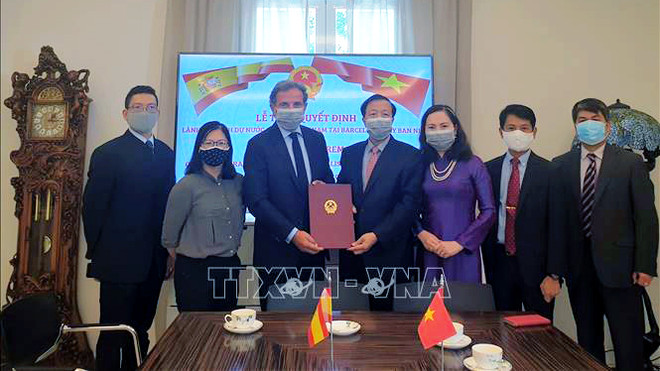 Vietnam appoints Honorary Consul in Barcelona ảnh 1 Vietnam appoints Honorary Consul in Barcelona ảnh 1