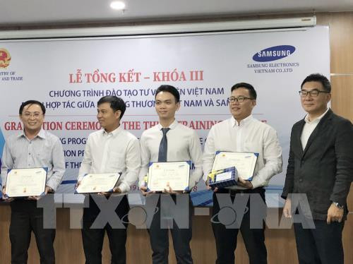 Samsung concludes third training course for Vietnamese consultants ảnh 1