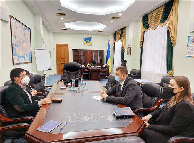 Vietnamese ambassador visits Ukraine’s southern provinces ảnh 1 Vietnamese ambassador visits Ukraine’s southern provinces ảnh 1