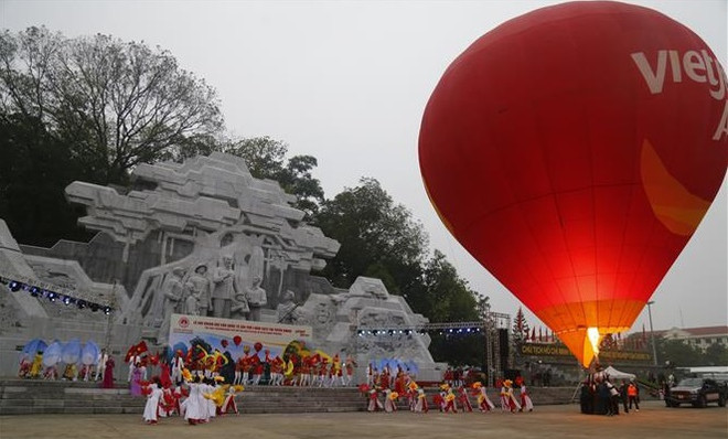 Tuyen Quang hosts first int’l hot air balloon fest ảnh 3 Tuyen Quang hosts first int’l hot air balloon fest ảnh 3