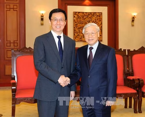Party leader calls for closer HCM City-Shanghai cooperation ảnh 1