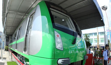 Public gives Hanoi train feedback ảnh 1 Public gives Hanoi train feedback ảnh 1