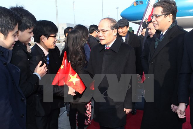 Top legislator meets with overseas Vietnamese in China ảnh 1 Top legislator meets with overseas Vietnamese in China ảnh 1