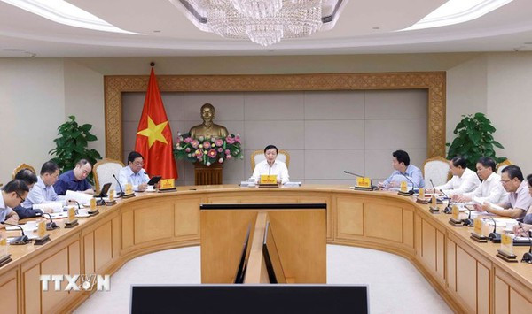 Deputy PM asks for prompt building of documents guiding implementation of Land Law 2024 ảnh 1