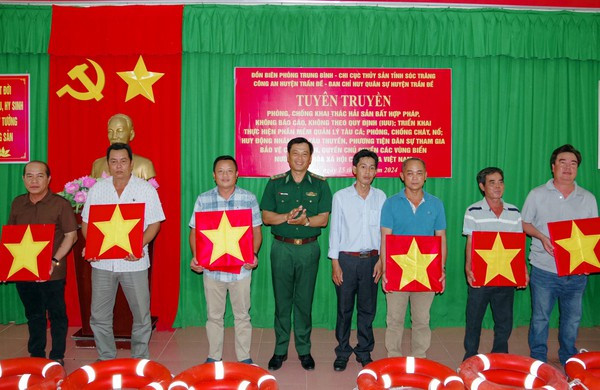 Soc Trang active in popularise anti-IUU fishing regulations ảnh 1 Soc Trang active in popularise anti-IUU fishing regulations ảnh 1