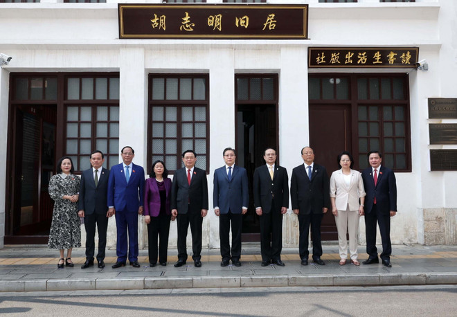 NA Chairman visits President Ho Chi Minh relic site in Kunming ảnh 2 NA Chairman visits President Ho Chi Minh relic site in Kunming ảnh 2