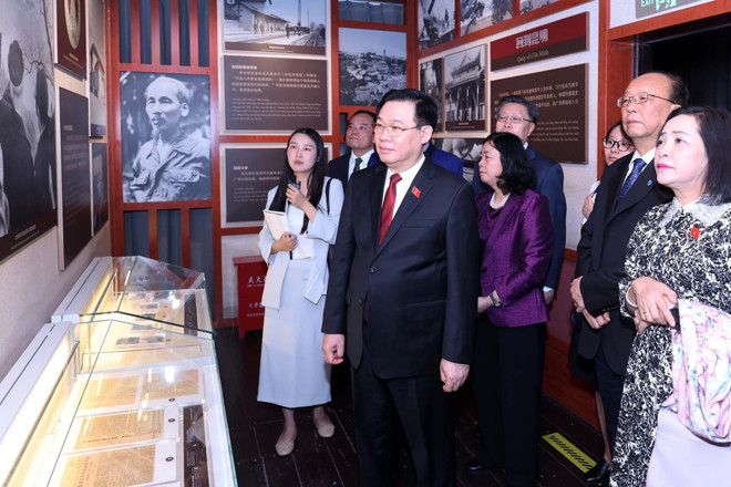 NA Chairman visits President Ho Chi Minh relic site in Kunming ảnh 1 NA Chairman visits President Ho Chi Minh relic site in Kunming ảnh 1