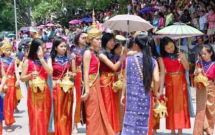Greetings extended to Laos, Cambodia on traditional New Year ảnh 1
