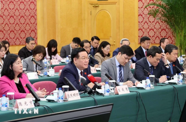 NA Chairman visits China’s Shanghai Free Trade Zone ảnh 1 NA Chairman visits China’s Shanghai Free Trade Zone ảnh 1