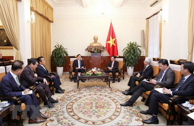 Deputy PM receives VN’s Honorary Consul General in RoK ảnh 1 Deputy PM receives VN’s Honorary Consul General in RoK ảnh 1