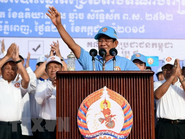 Cambodian PM meets with leaders of political parties ảnh 1