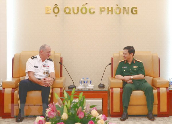 Vietnam, US step up defence cooperation ảnh 1