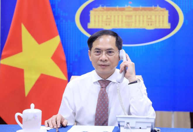 Vietnamese, Serbian Ministers of Foreign Affairs hold phone talks ảnh 1