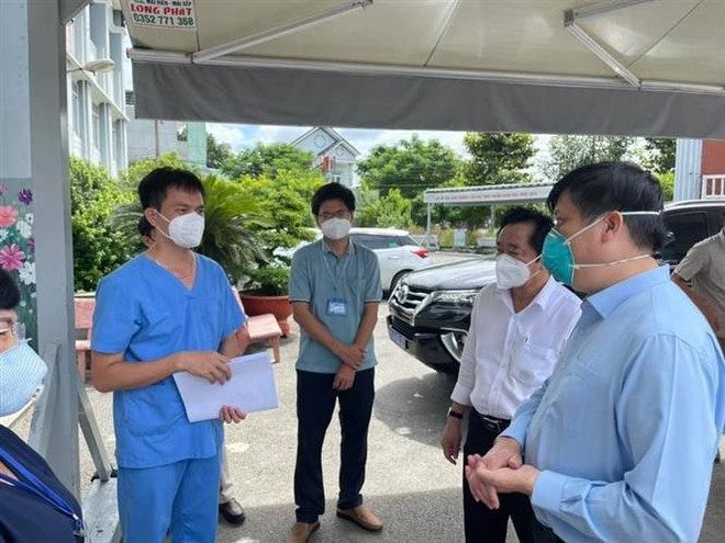 PM inspects COVID-19 treatment facilities in Binh Duong ảnh 2 PM inspects COVID-19 treatment facilities in Binh Duong ảnh 2