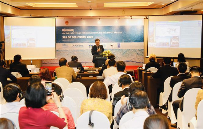 Vietnam hosts int’l conference on tackling plastic waste pollution in oceans ảnh 1