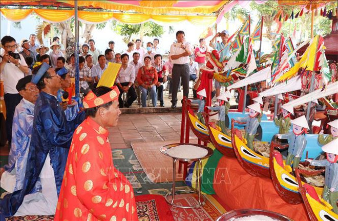 Quang Ngai: Traditional ceremony honours ancient Hoang Sa flotilla ảnh 1 Quang Ngai: Traditional ceremony honours ancient Hoang Sa flotilla ảnh 1