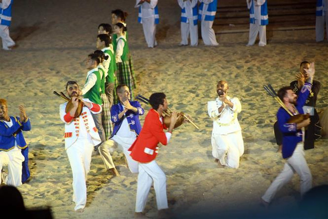 Carnaval Ha Long 2024 kicks off ảnh 1