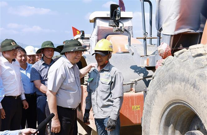 Prime Minister examines expressway projects in central region ảnh 1 Prime Minister examines expressway projects in central region ảnh 1