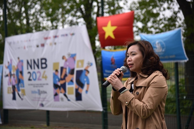 Football tournament for students held in France ảnh 1