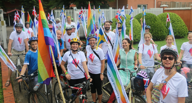 Nordic embassies hold Hanoi Pride Parade ảnh 1