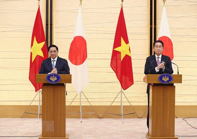 Vietnam, Japan issue joint statement toward opening new era in bilateral extensive strategic partnership ảnh 1 Vietnam, Japan issue joint statement toward opening new era in bilateral extensive strategic partnership ảnh 1