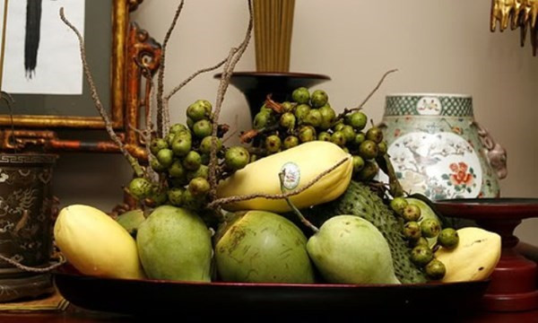 Fruit tray symbolises Vietnam's culture on Tet ảnh 2