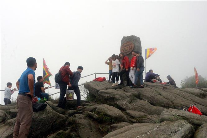 Quang Ninh: visitors to Yen Tu relic site rebound ảnh 4