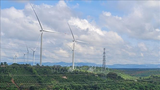 Deputy PM urges acceleration of electricity licensing for finished wind, solar power projects ảnh 2 Deputy PM urges acceleration of electricity licensing for finished wind, solar power projects ảnh 2