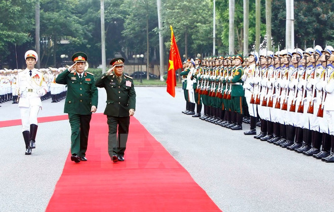 Lao senior military officer visits Vietnam to boost defense partnership ảnh 1
