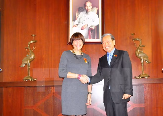 Italian contributors to Vietnam-Italy bond honoured ảnh 1