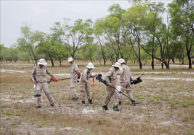 Quang Tri clears over 275 mln sq.m of mine fields ảnh 1