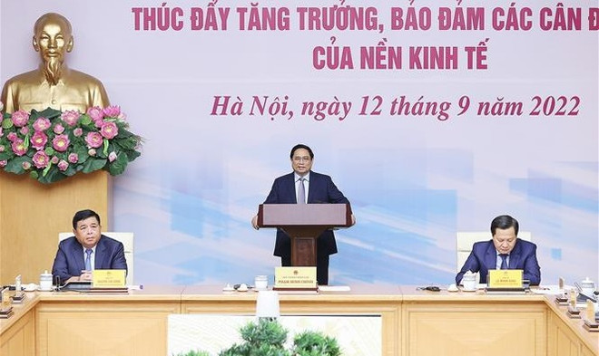 Conference continues seeking measures for achieving macro-economic targets ảnh 1
